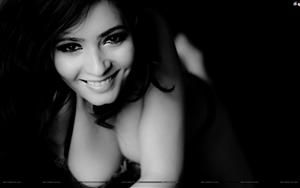 TV Host and Model Shonali Nagrani, will make you dream